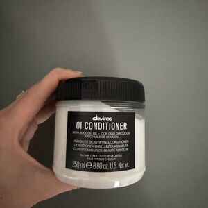 Davines OI Conditioner - Black & White Jar